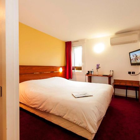 Brit Hotel Agen - L'Aquitaine Le Passage  Buitenkant foto