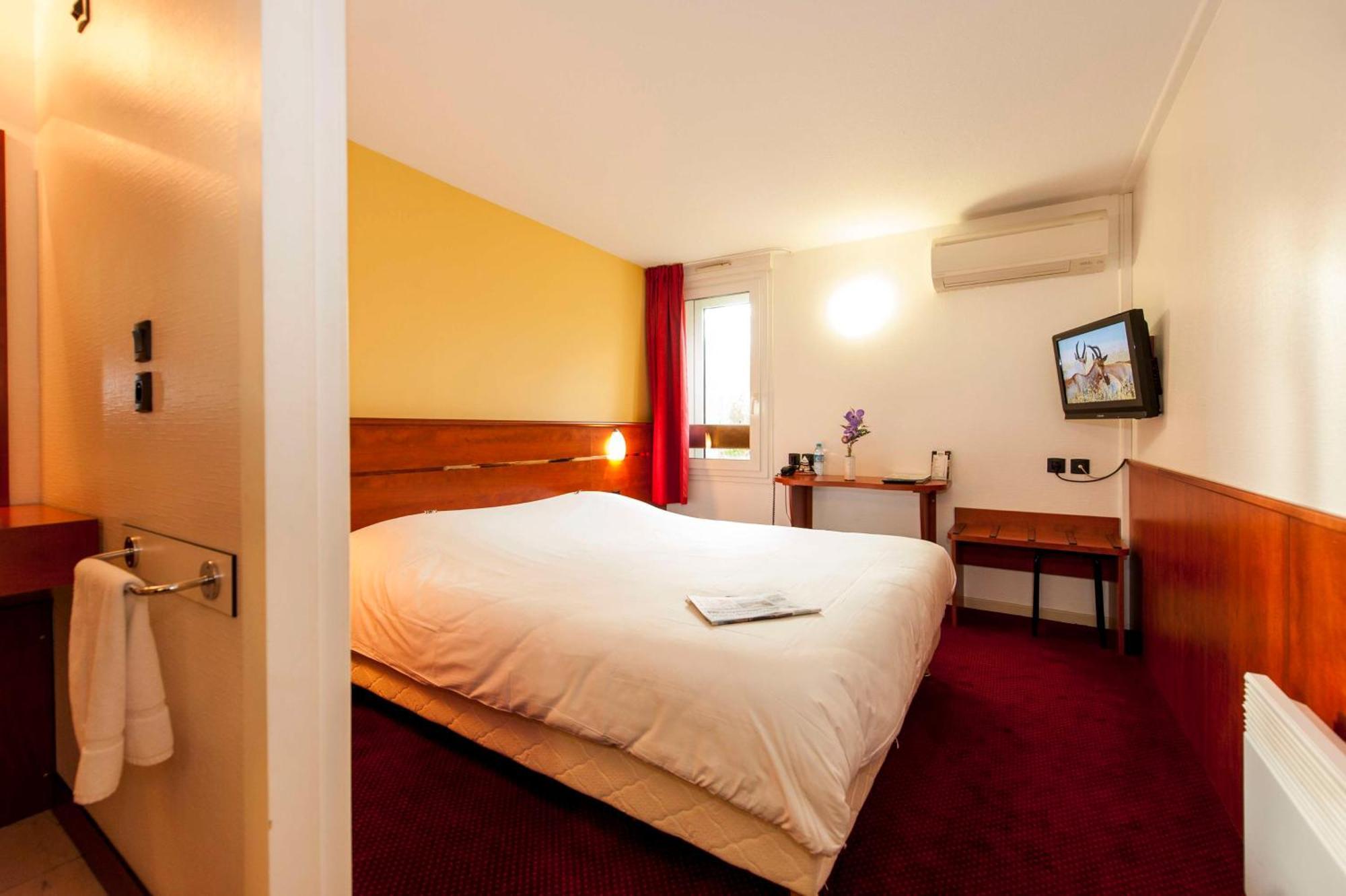 Brit Hotel Agen - L'Aquitaine Le Passage  Buitenkant foto