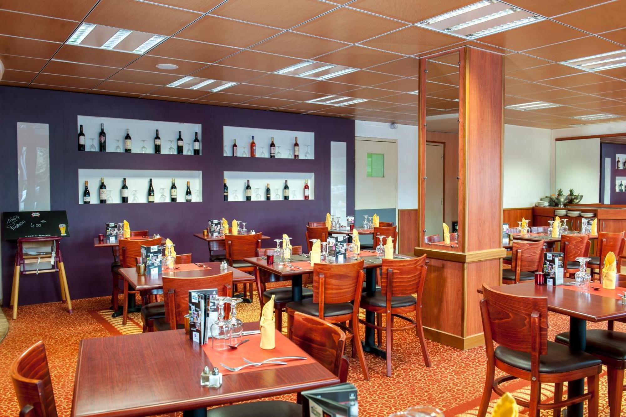 Brit Hotel Agen - L'Aquitaine Le Passage  Buitenkant foto