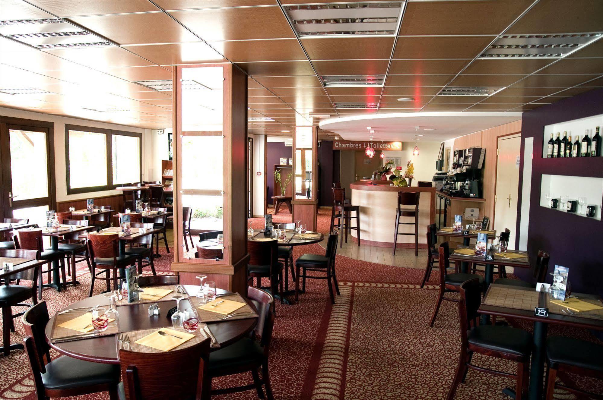 Brit Hotel Agen - L'Aquitaine Le Passage  Buitenkant foto